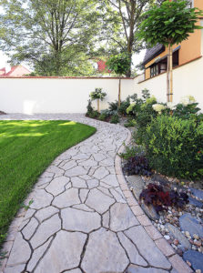 Polbruk_Petra(2) Sposoby na kamienne alejki i ścieżki z drewna: Kamień czy drewno?